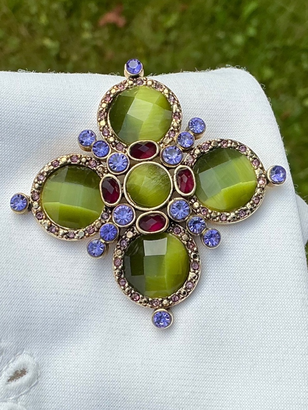Vintage 1980s MONET Green Cabochon Maltese Cross Brooch Signed Pin J633